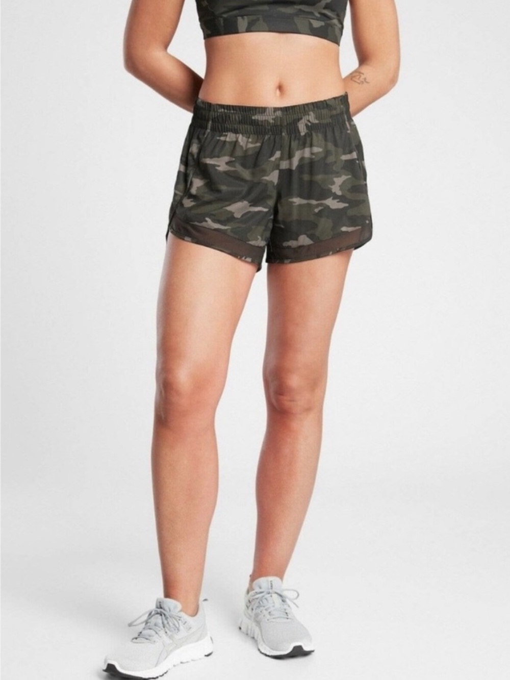 Athleta Printed Mesh Racer Run 4” Shorts Camo Green Gray Lined Women’s XXS
